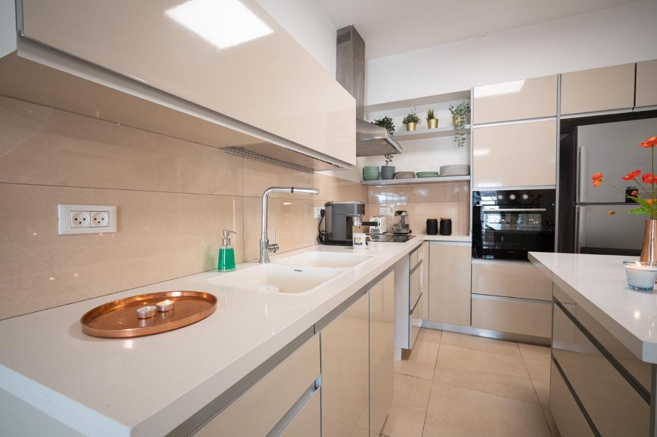 Harav Kuk Modern Apartment By Nimizz Jerusalém Exterior foto